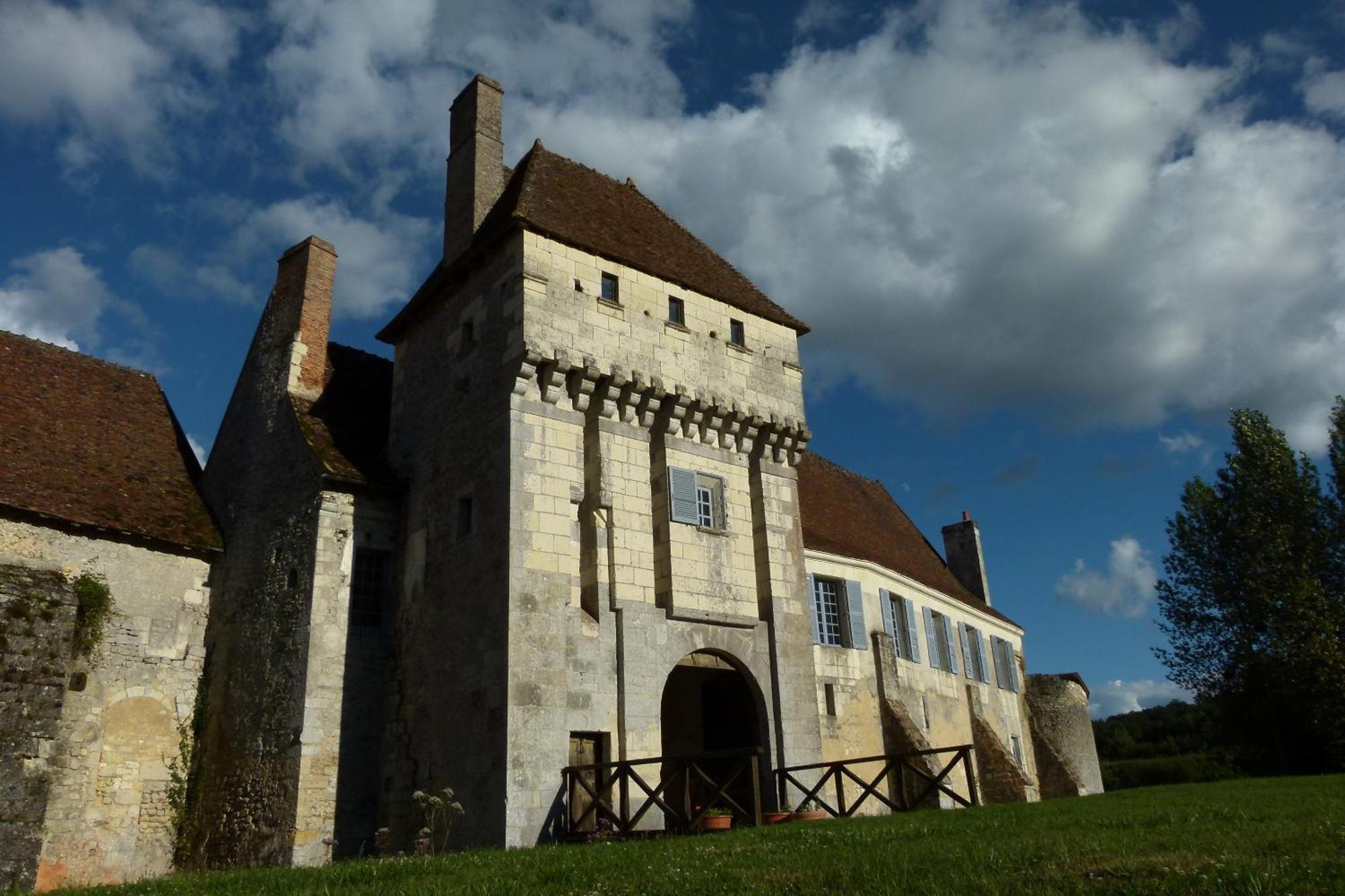 Chateau-Monastere De La Corroirie มงเทรซอร์ ภายนอก รูปภาพ